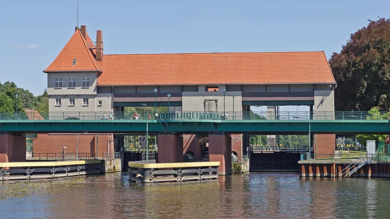 Schleuse Kleinmachnow am Teltowkanal